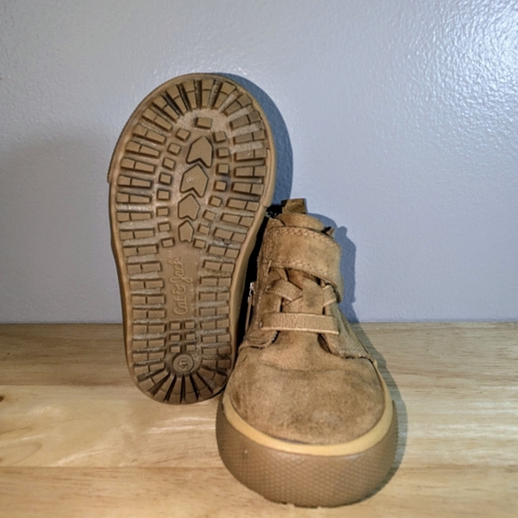 Lot of Boy Shoes - Picture 3 of 10